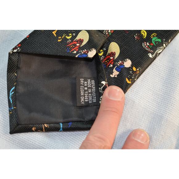 vintage Looney Tunes necktie - Picture 3 of 5